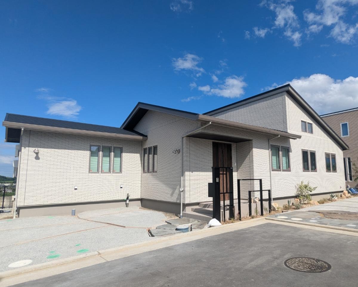 ゆめみヶ丘岸和田　３期 モデルハウス 区画番号No.185 平屋の物件です！全面タイル貼りの外観でキレイが続きます。
