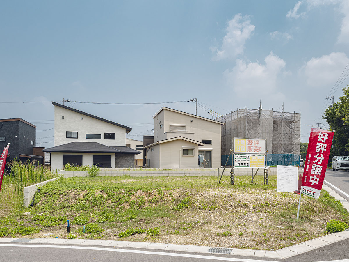 みよし市莇生町分譲地
