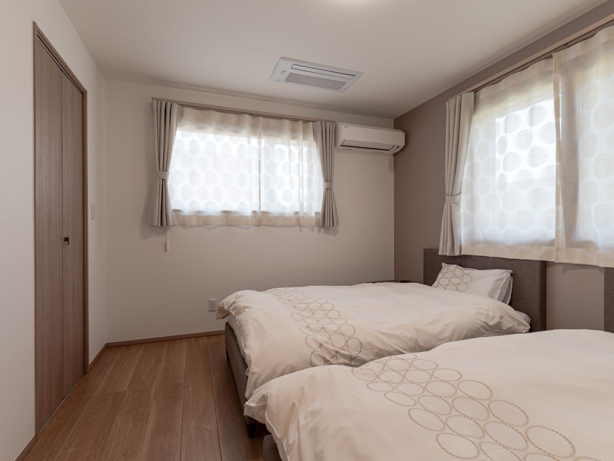 神栖市深芝南分譲住宅 モデルハウス 区画番号No.1 シンプルでゆったりとした主寝室。