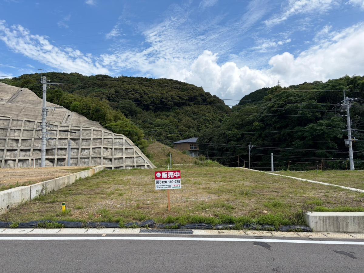 徒歩圏内に公園があり、小さなお子様のいるご家庭も気軽に遊びに行けます！　