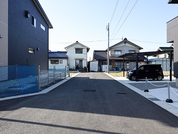 区画9、21前面道路　