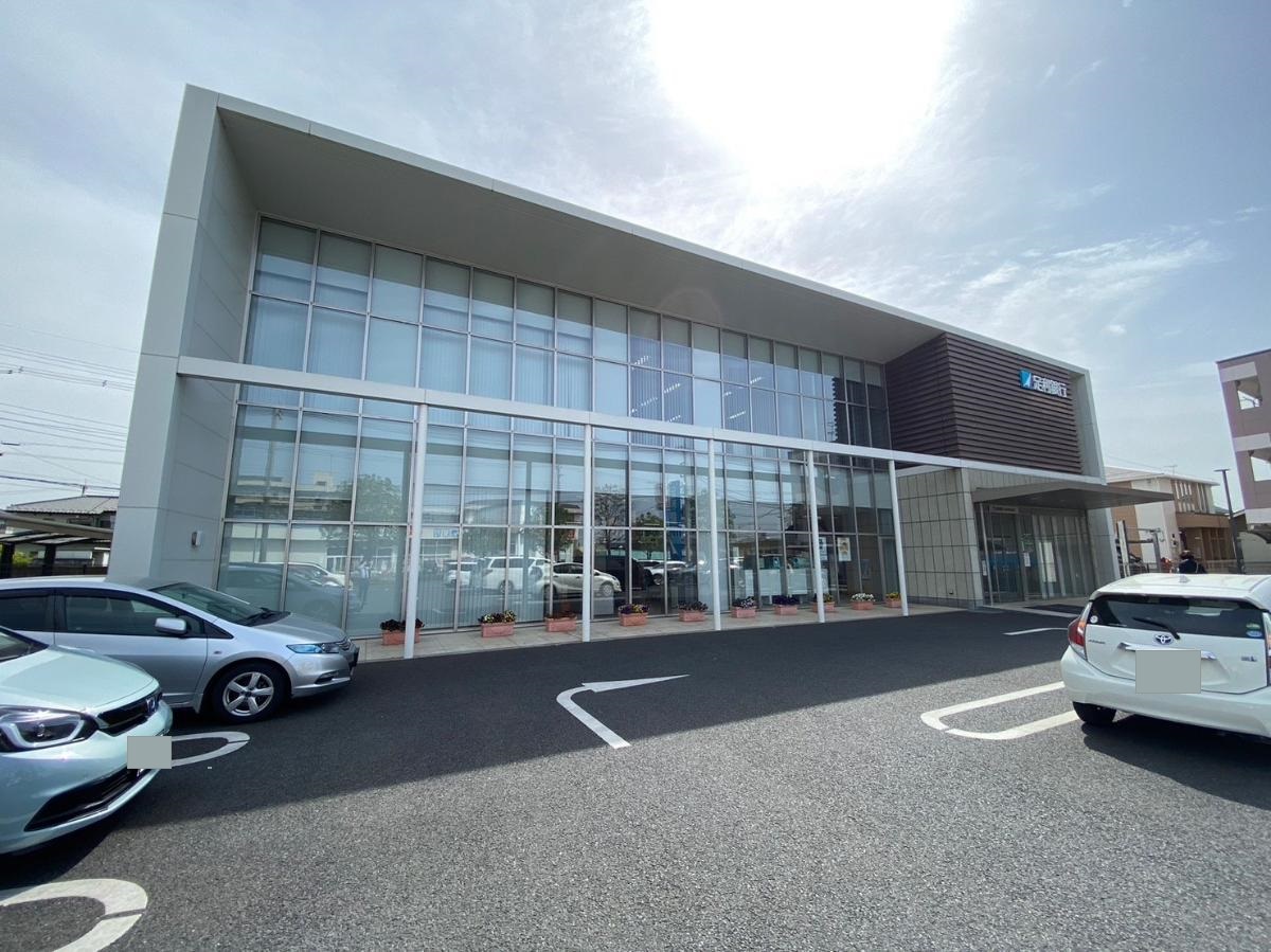 足利銀行小山南支店まで約2km～2.1km（徒歩25分～27分）　営業時間9時～15時。東城南にある金融機関です。