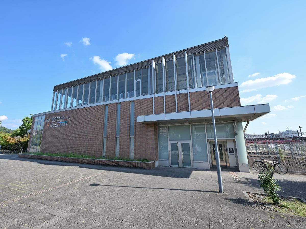 JR「鵜沼」駅まで約1.6km（徒歩20分／車で約7分）　特急停車駅で岐阜・名古屋方面や美濃太田・高山方面へも快適にアクセスできます。