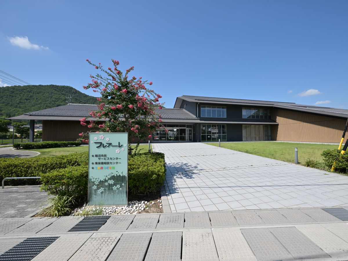 各務原市 鵜沼市民サービスセンターまで約1.6km（徒歩20分／車で約6分）　各種相談、住民票所得や印鑑証明発行などの手続きが可能です。相談窓口が近くにあると便利ですね。