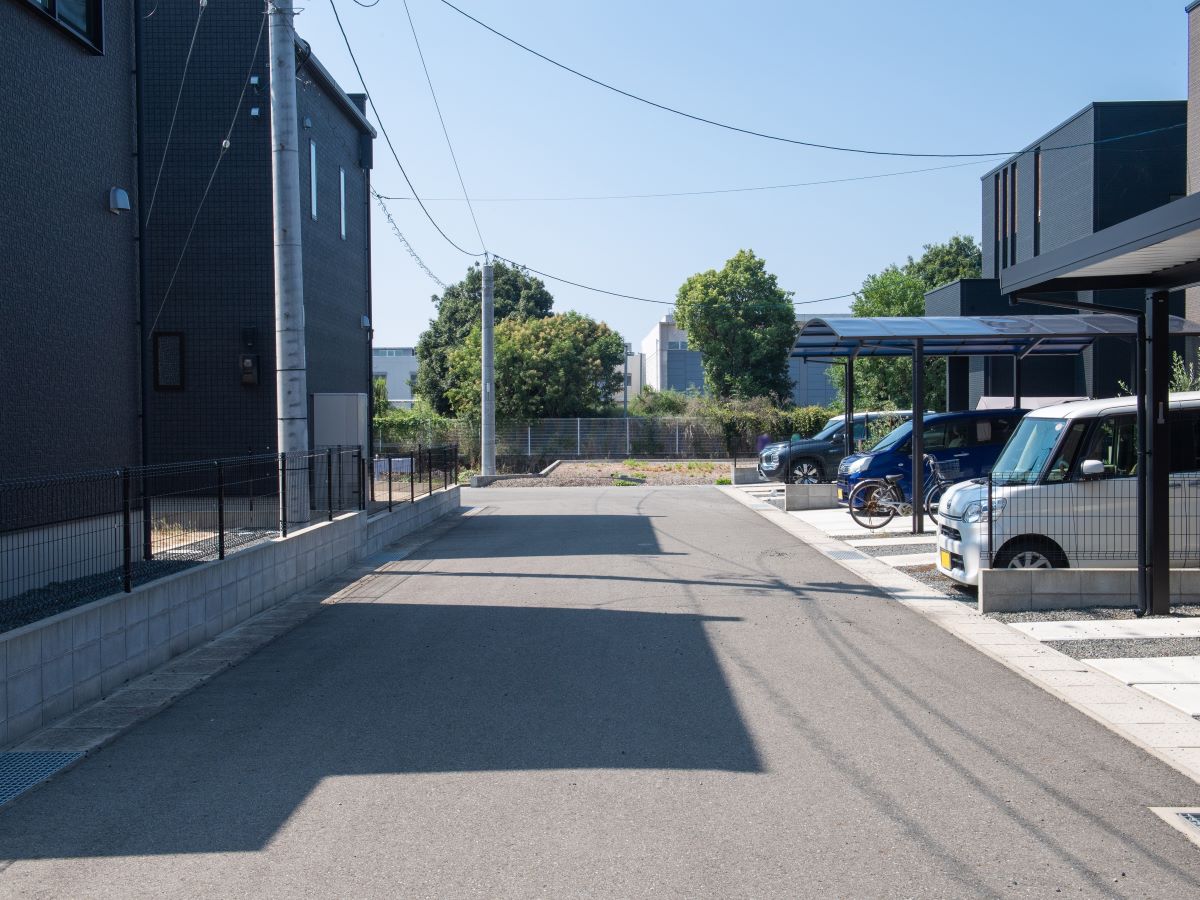 落ち着いた住環境と、一条工務店の住宅でご家族の笑顔を育みます。　