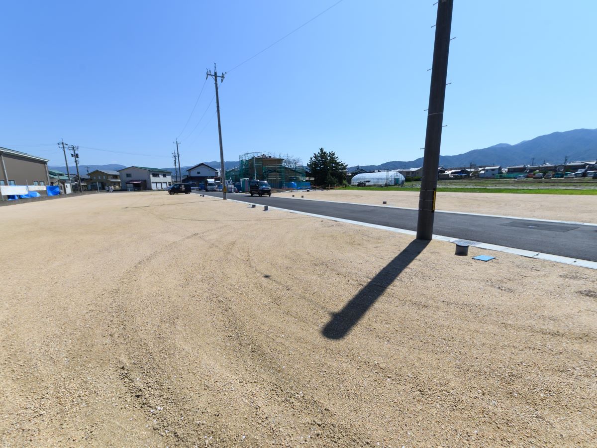 [区画1、2]目の前には公園もあり、すぐに遊びに行けますね！　