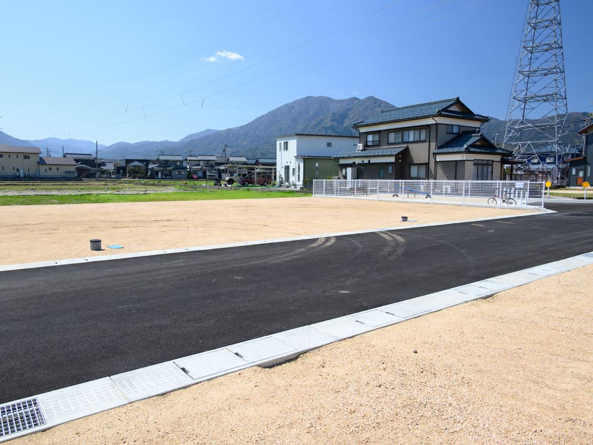 [区画14、15]奥には公園もあります！　