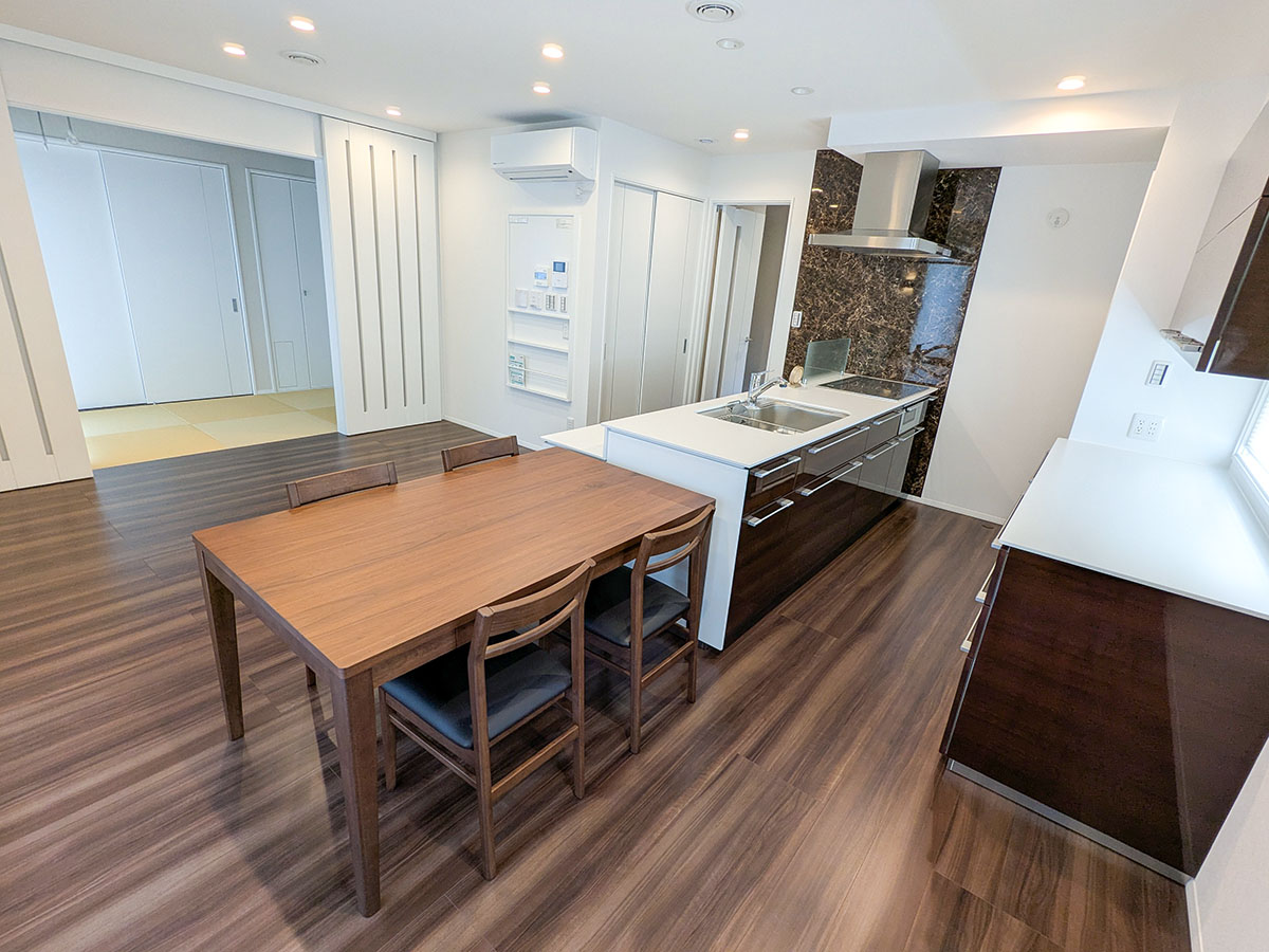 鹿角市花輪 戸建 区画番号No.1 ダイニング側からみた様子です。