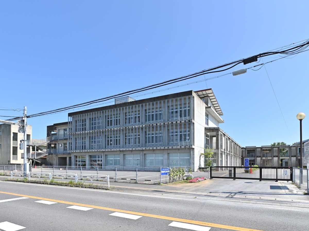東金市立東小学校まで約730m～760m（徒歩10分）　小学校が徒歩10分と無理なく通える距離ため、安心して送り出すことができますね。