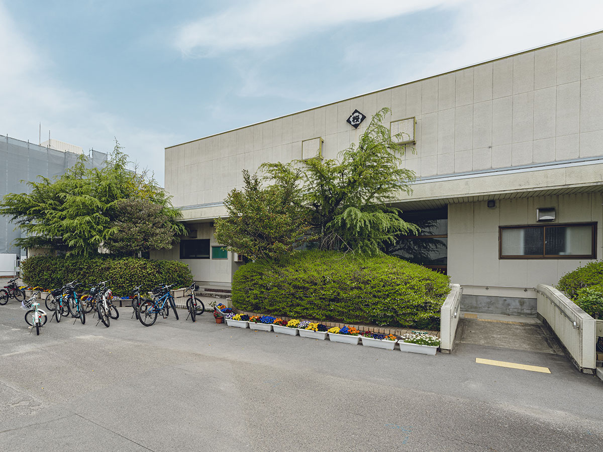 可児市立桜ヶ丘小学校まで約3.3km～3.4km（徒歩42分～43分）　人気の小学校区です♪団地の中に位置し、歩道が整備されているので、通学も安心です！