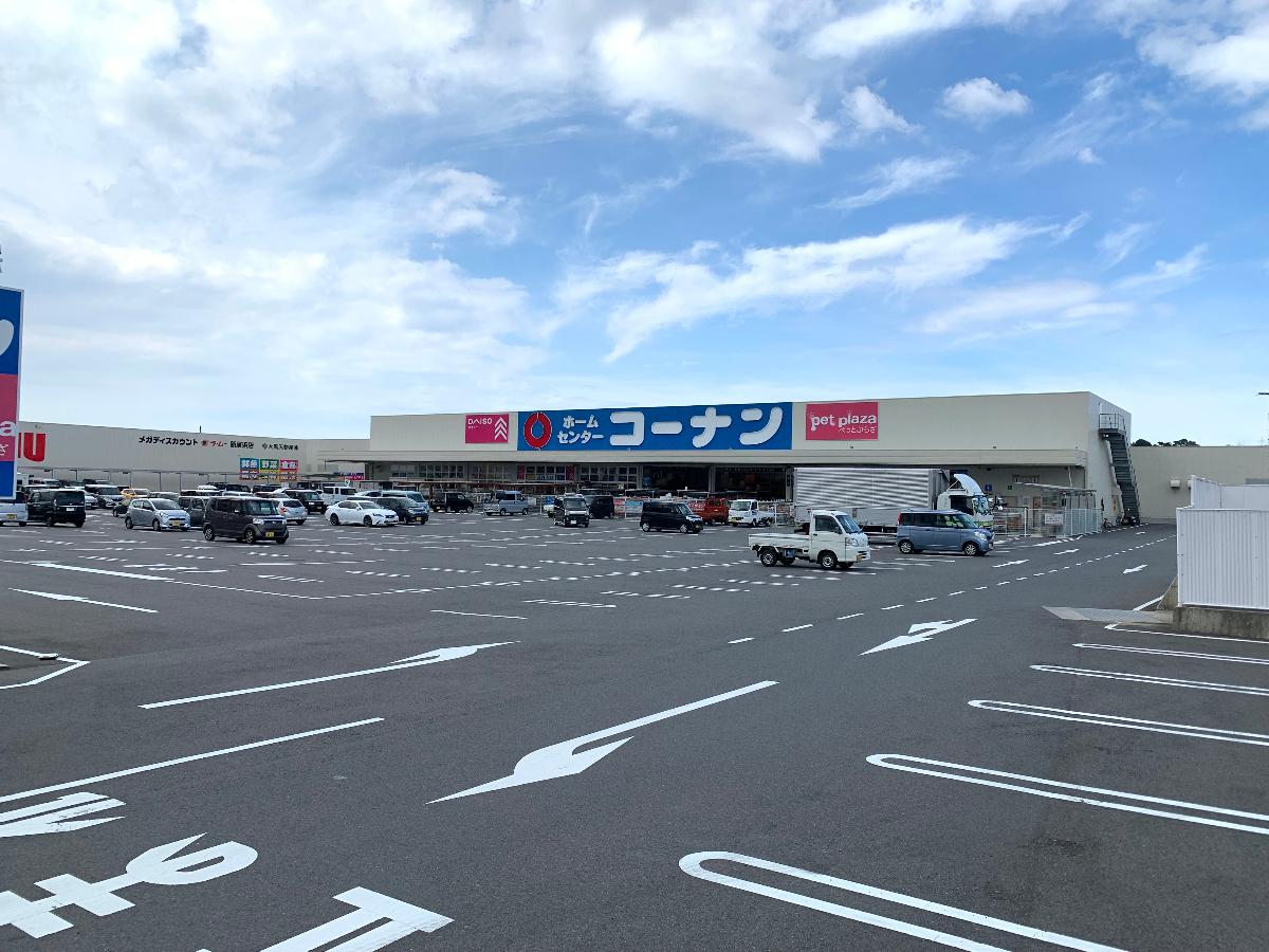 美しが丘にいはま　６街区２０ モデルハウス コーナン　新居浜店まで約1.7km（車で約6分）　営業時間　８：００～２０：００