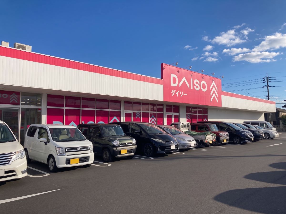 ダイソー ライフガーデン総社南店まで約810m（車で約2分）　お家からすぐ近くの所に100円ショップがあるのは嬉しいですね。