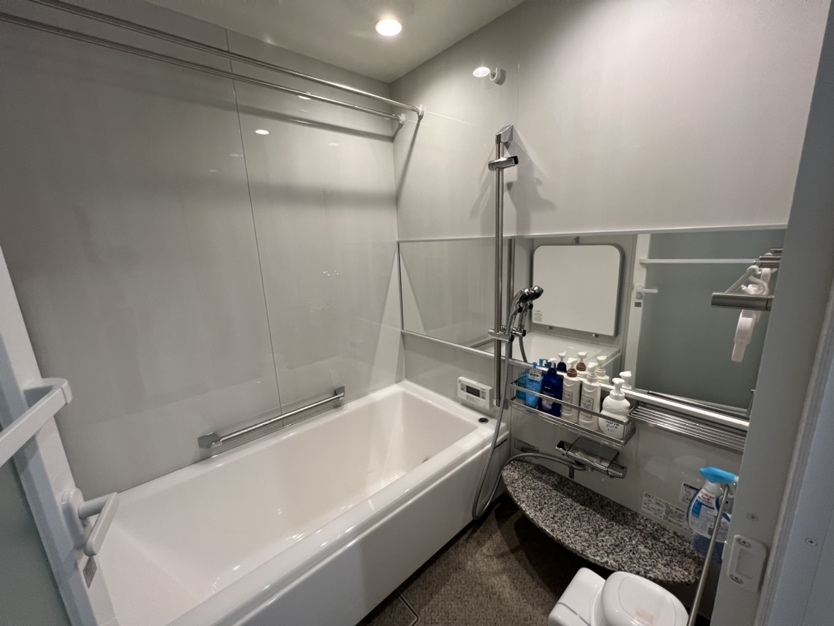 新潟市東区石山２丁目 モデルハウス 区画番号No.Ｂ 真空断熱材を使用した浴槽は保温力が高く、お湯が冷めにくいです。床暖房付きの洗い場も魅力。