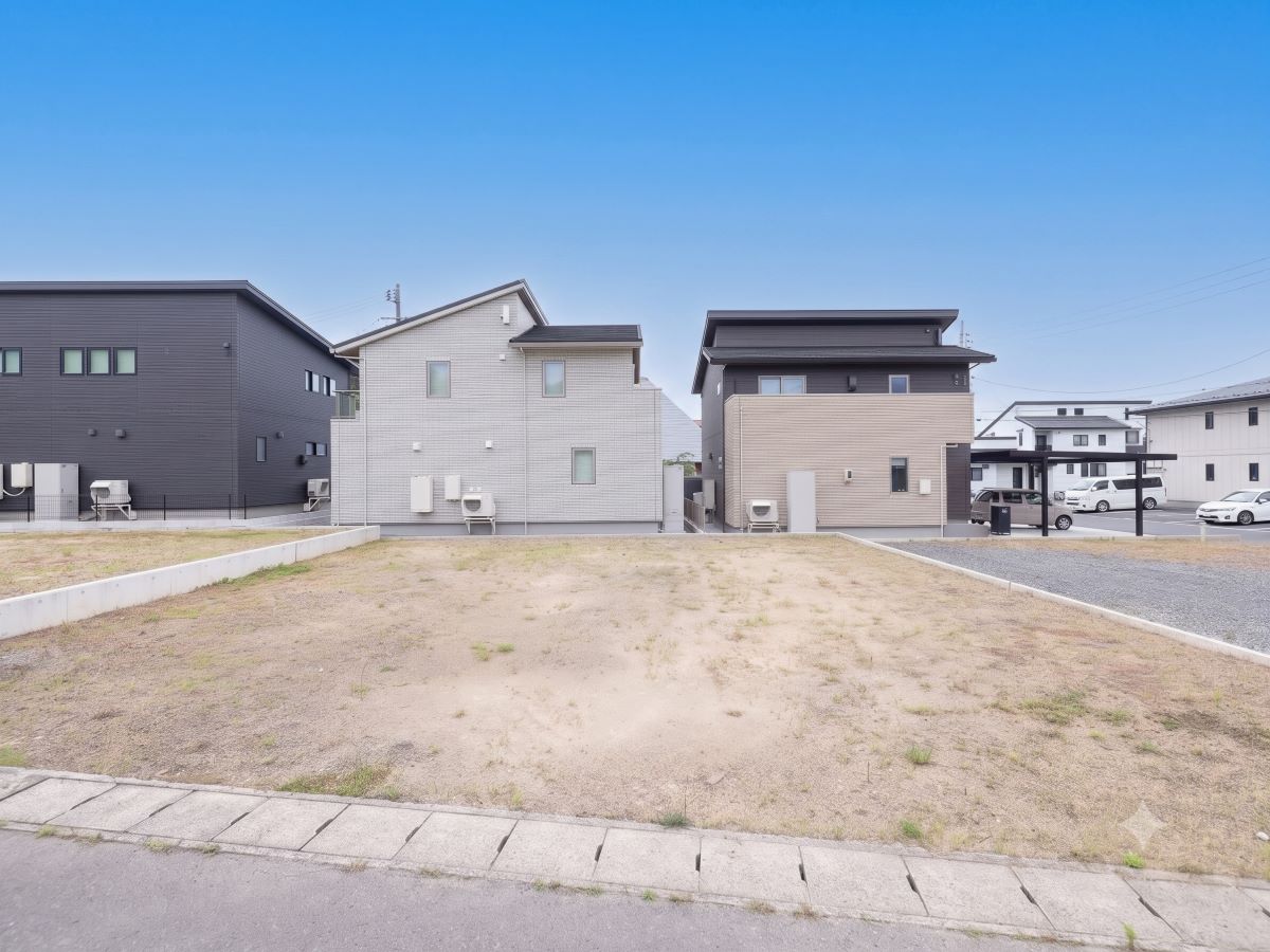 区画B：200.00㎡（60.50坪）　BBQやお家プールのできるお庭を取り入れるのも良いですね！　