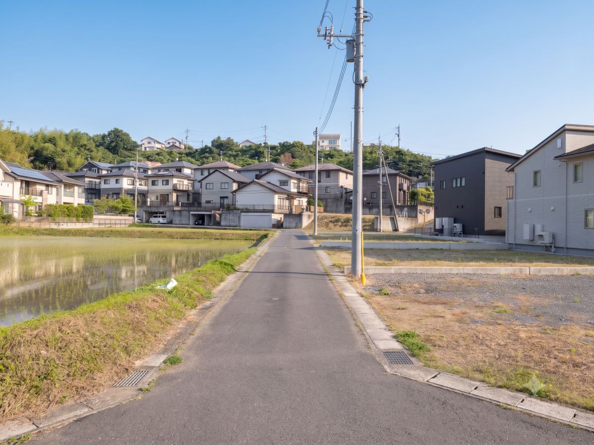 分譲地北側道路の様子です。　