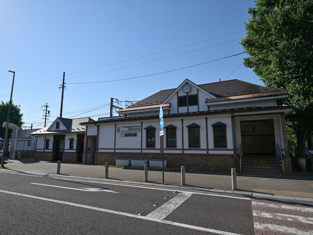 名鉄 各務原市役所前駅まで約1.2km（徒歩15分）　お子様の高校や大学などへの通学、電車を利用しての通勤に便利です。