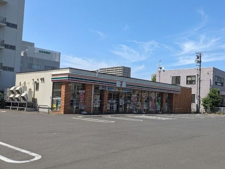 セブン-イレブン 北広島駅前店まで約400m（徒歩5分）　コンビニが近いのでちょっとしたお買い物に便利です。【営業時間】24時間営業