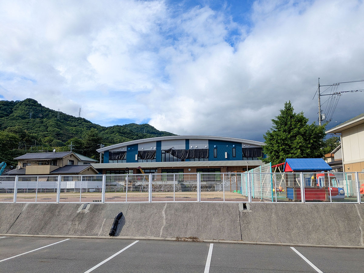 和光園保育所まで約950m(徒歩12分/車で約4分) 送り迎えに近くて便利な距離です。夏祭りや発表会、クリスマス会など行事も充実しています。