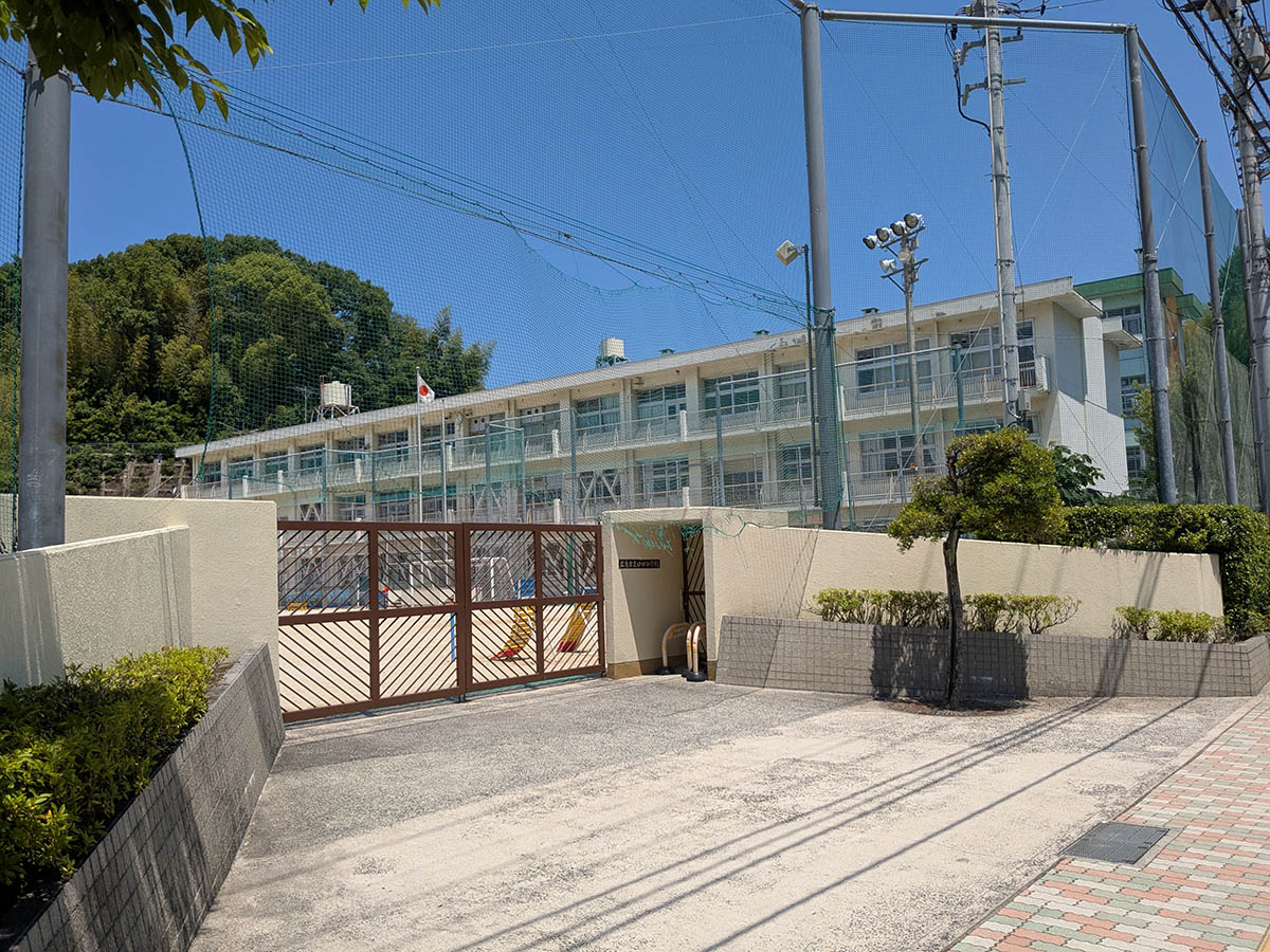 広島市立口田小学校まで約850m（徒歩11分）　小学校が近くて安心ですね。