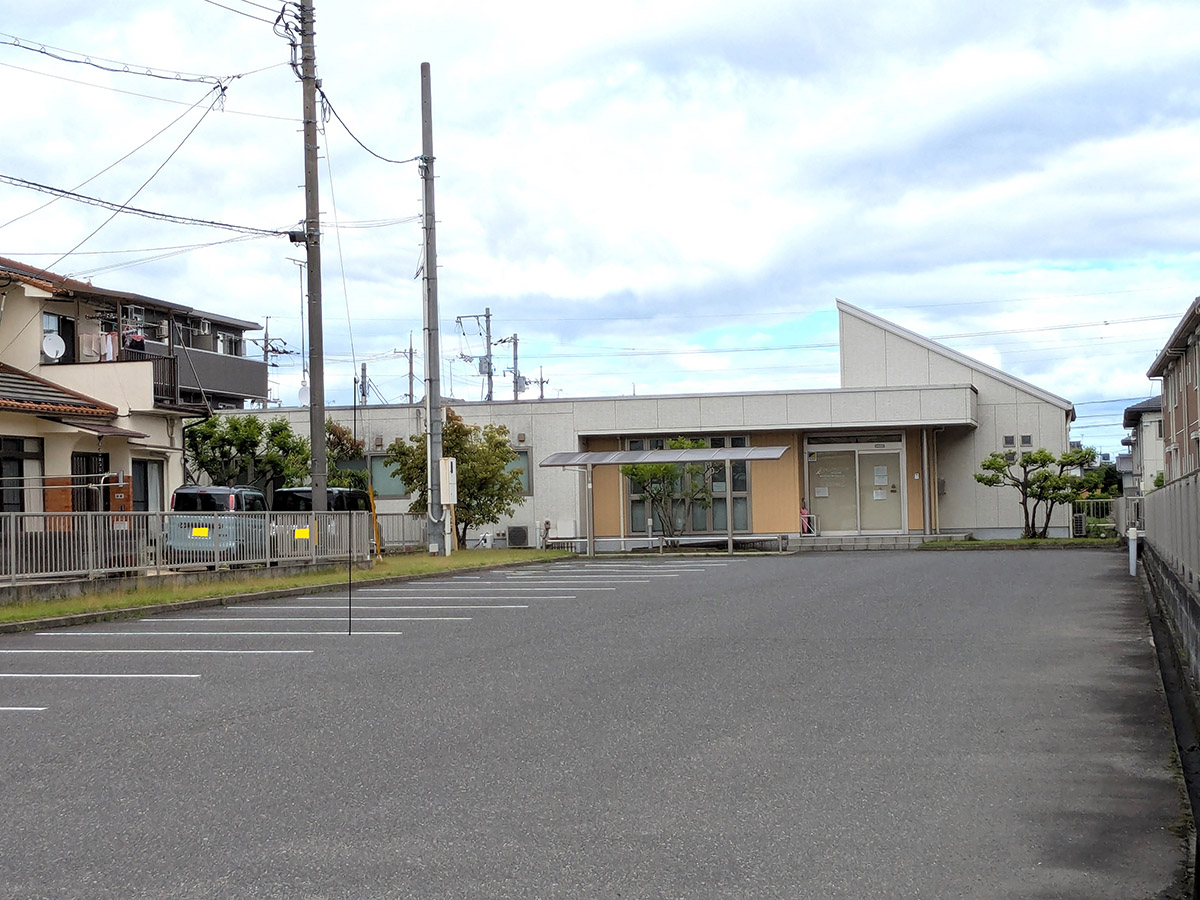 いしいクリニックまで約800m（徒歩10分）　外科（乳腺外科）・内科(消化器内科)の病院です。