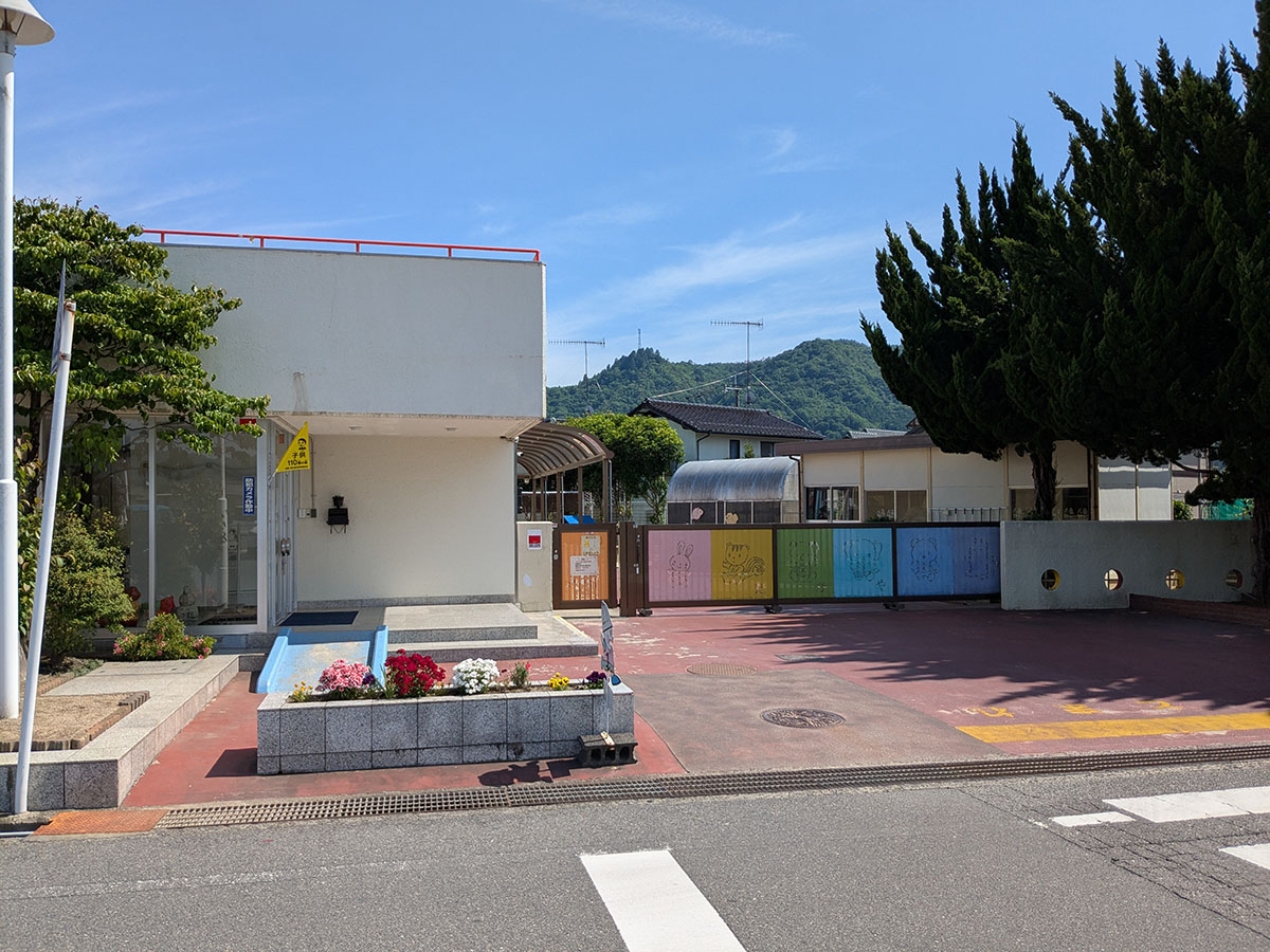 高屋幼稚園まで約850m(徒歩11分) 近くに幼稚園があり小さなお子様がいるご家庭も安心ですね。