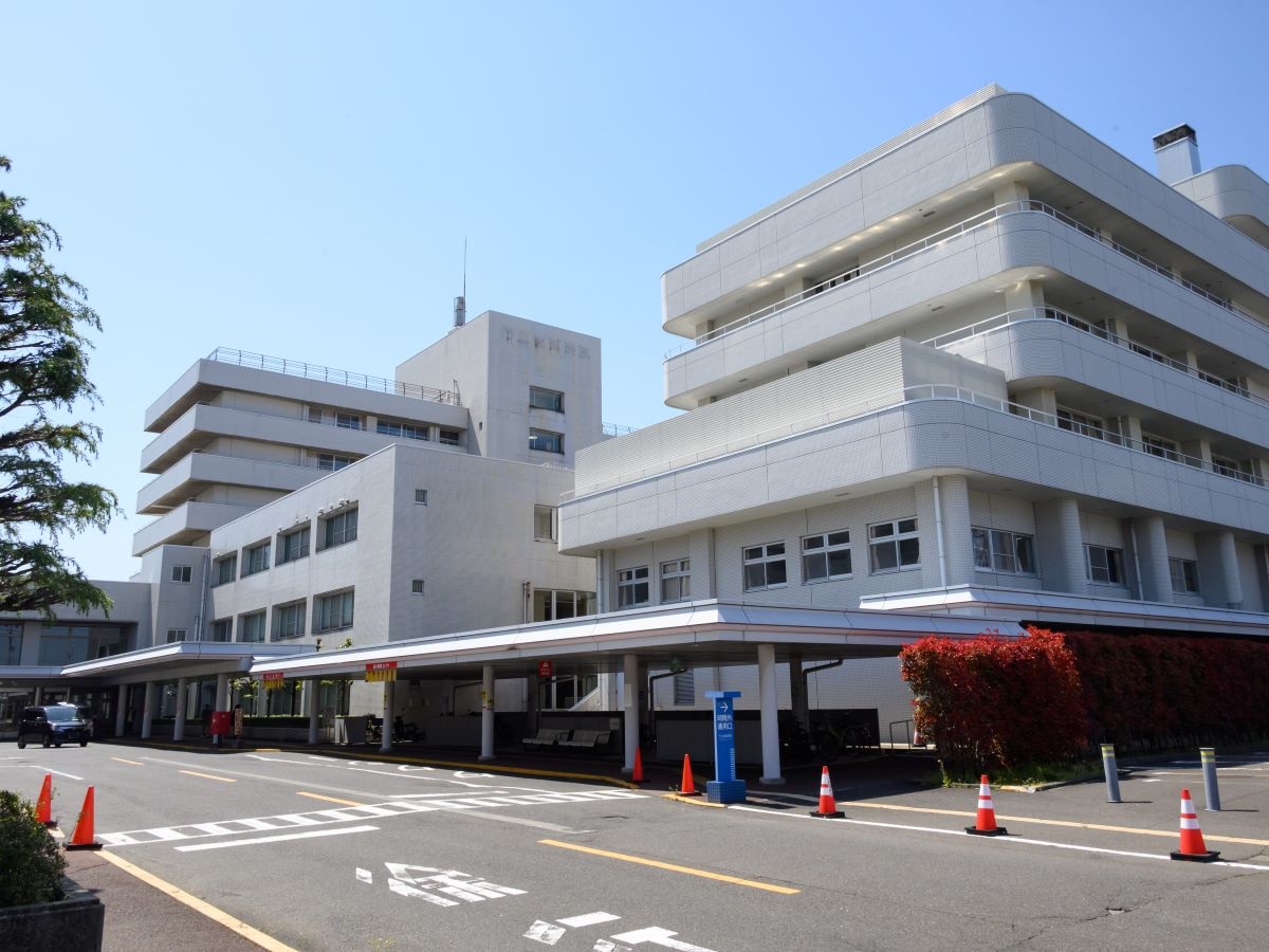 市立敦賀病院まで約1.9km（徒歩24分／車で約5分）　万が一の時にも大きな病院が身近にあると安心ですね。
