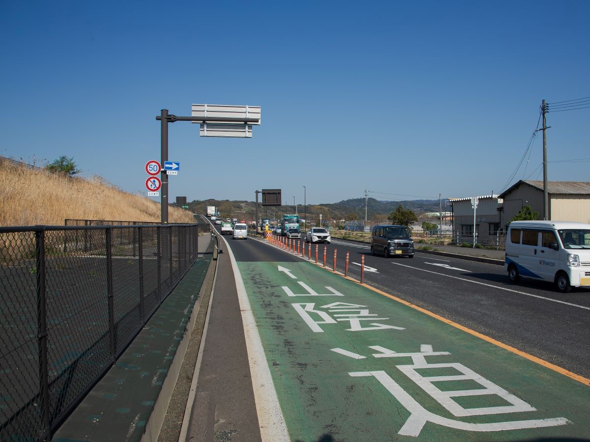 山陰自動車道 「はわい」ICまで約1.7km（車で約4分）　通勤はもちろん、週末や長期休みの遠出もしやすくなりますね。家族の行動範囲が広がります！
