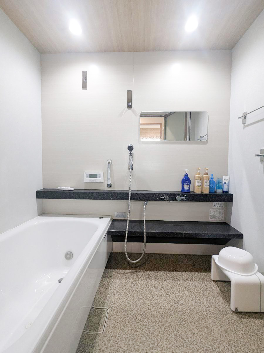 イイコトテラス成田並木 モデルハウス 区画番号No.10 冬でも寒くない床暖房の入ったお風呂