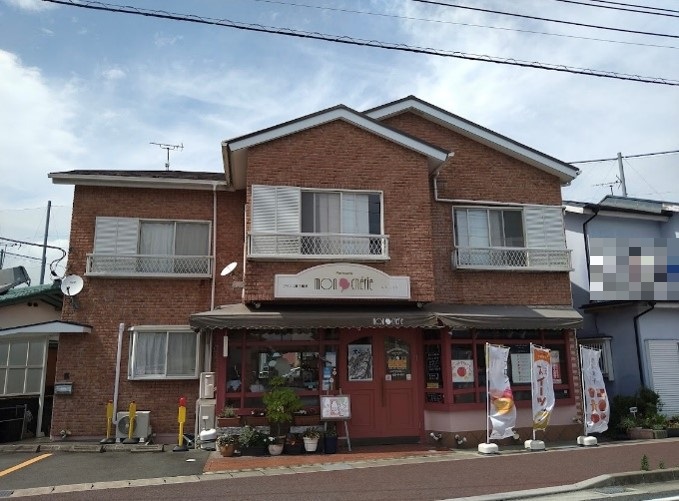 もんしぇりまで約650m（徒歩9分）　御殿場で愛されている洋菓子屋さん。
ケーキや焼き菓子など種類が豊富
値段もリーズナブルで誕生日やクリスマスにピッタリ！
