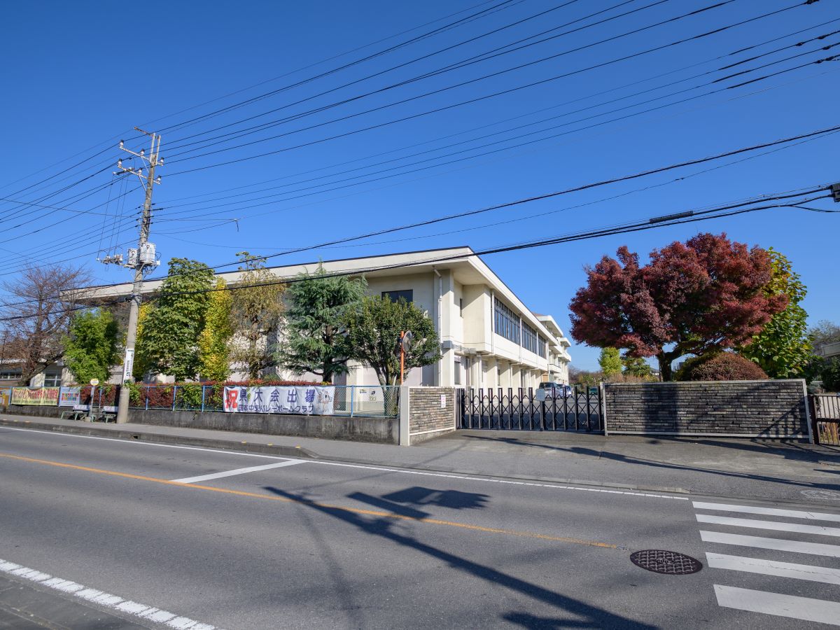 国本中央小学校まで約220m～240m（徒歩3分）　明治43年より続く歴史ある小学校。
令和元年、創立120周年！