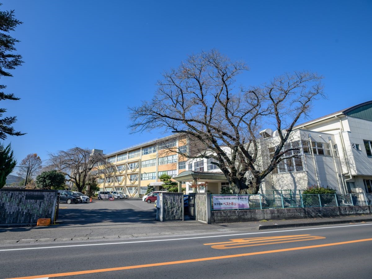 宇都宮市立国本中学校まで約470m～490m（徒歩6分～7分）　昭和22年創立。2025年4月現在、生徒数423名。