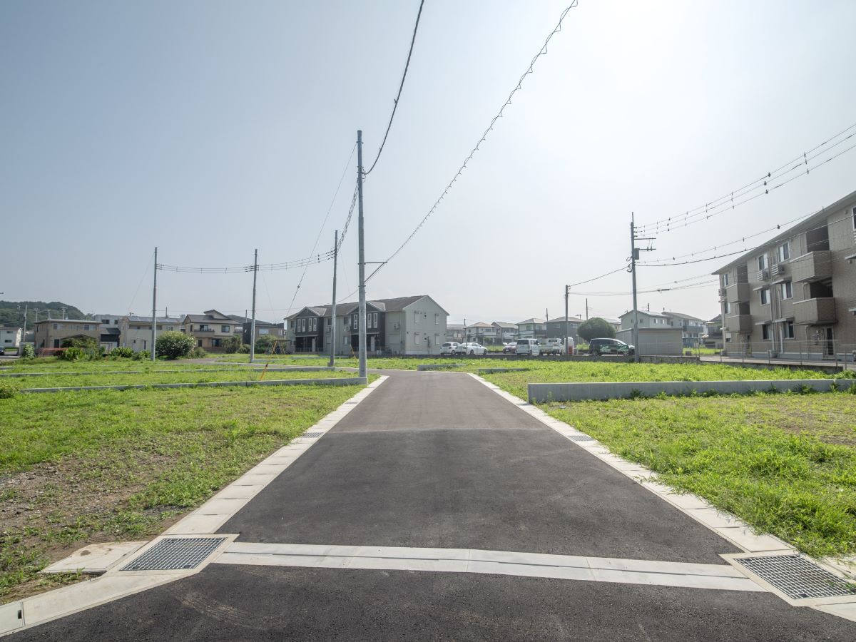 区画12、13、14の北側道路　
