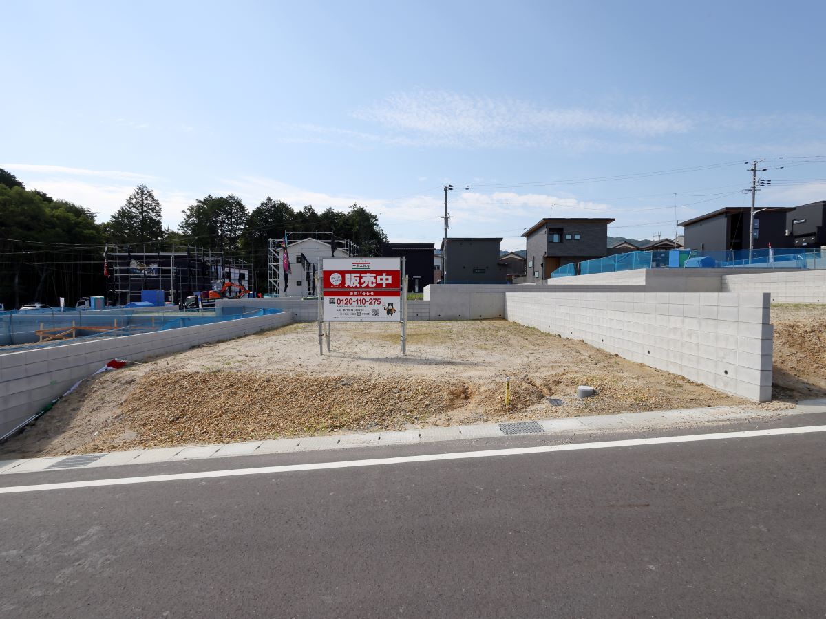 区画46：165.94㎡（50.19坪）　商業施設が生活圏内にあり、お仕事帰りのお買い物にも困りません。　