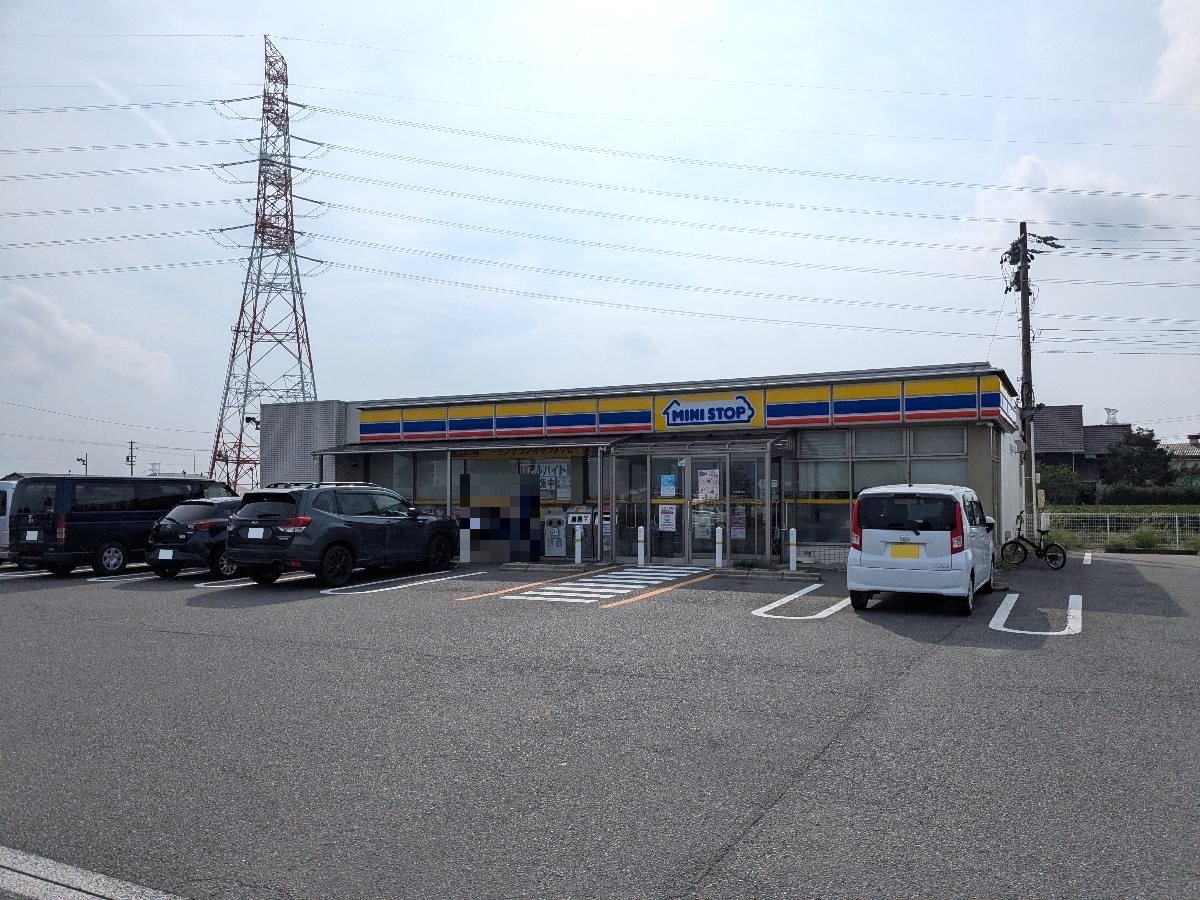 ミニストップ　牧之原インター店まで約500m（徒歩7分）　徒歩圏内にコンビニがあるため非常に便利です。