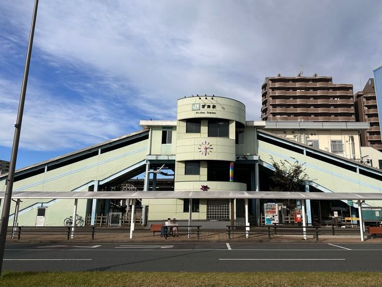 JR内房線 君津駅まで約3km(徒歩38分/車で約10分) 大きなロータリーのある駅ですので車での送り迎えも出来てgood!