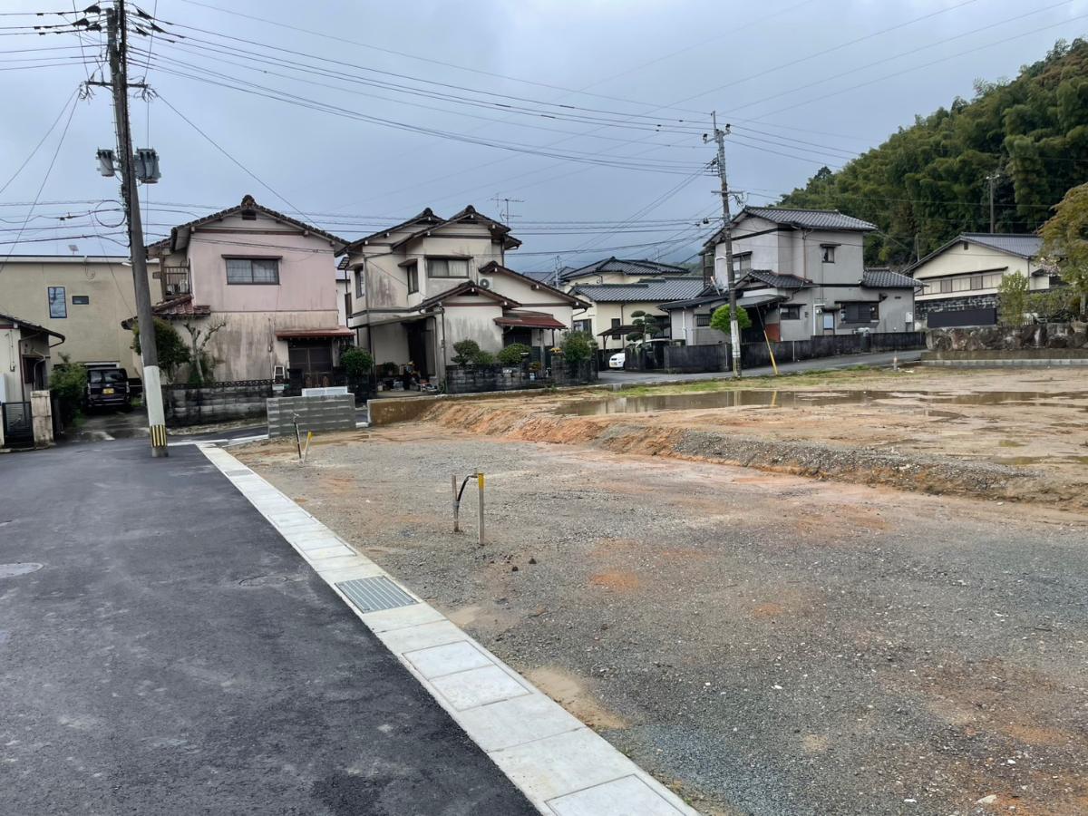 車通りも落ち着いていて、小さなお子様やご高齢の方も安心です。　