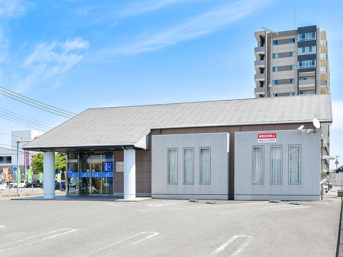 中央労働金庫東海出張所まで約1.8km～2km　各種手続き、出入金もスムーズ。急なお買物の際ATMも利用出来て便利です。