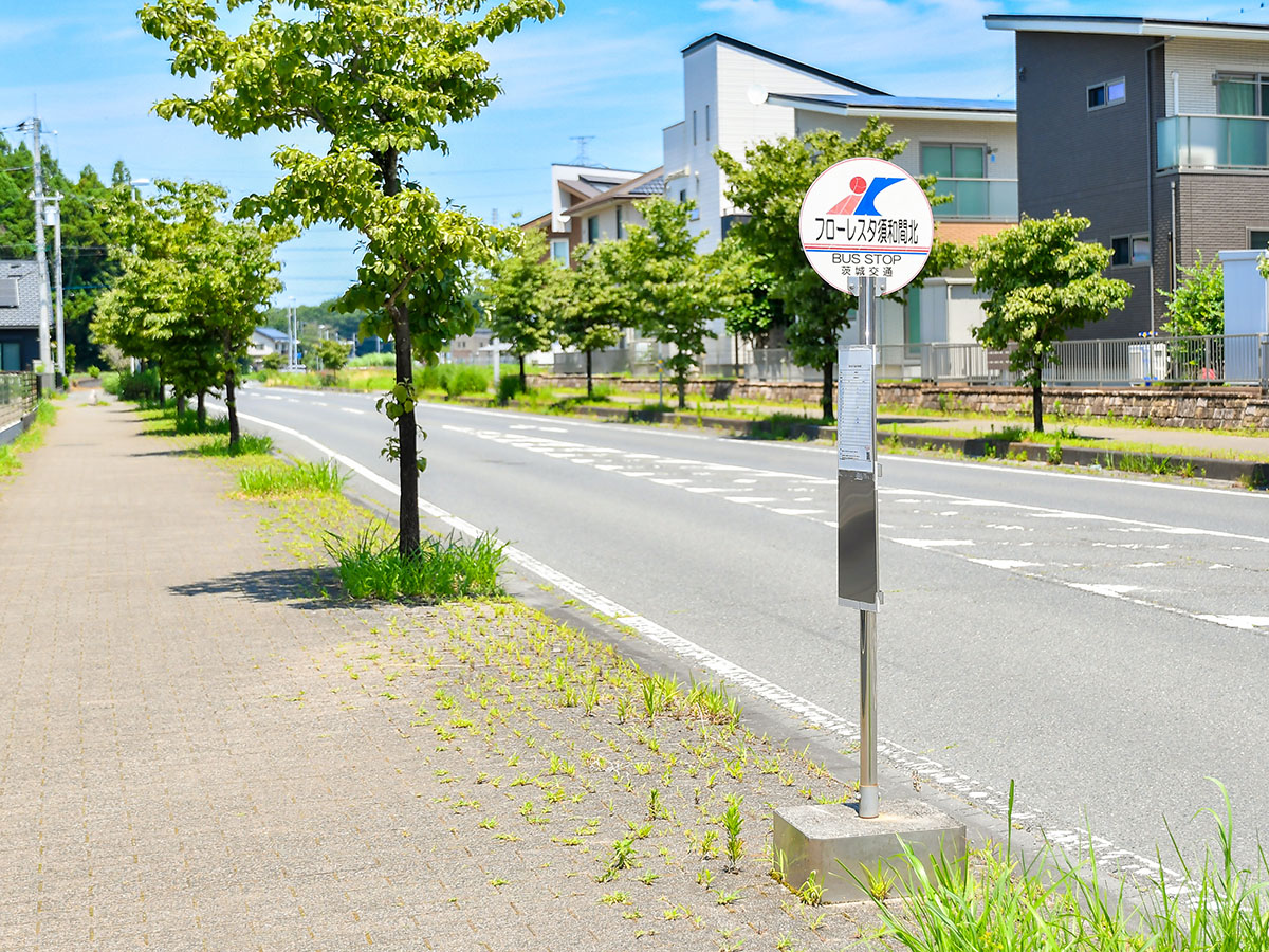 フローレスタ須和間北バス停まで約170m～300m（徒歩3分～4分）　東海駅東口まで行くのに便利です♪