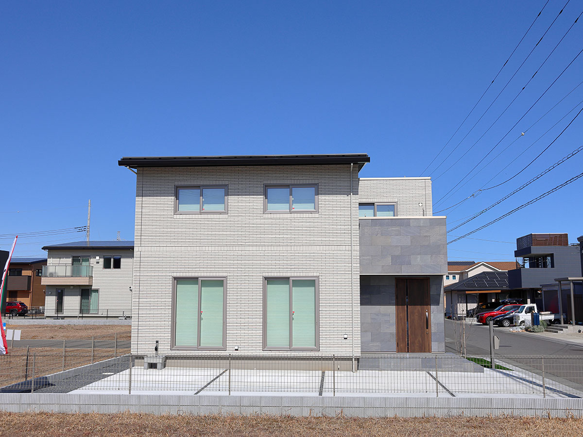 北西側から見た建物の様子です！