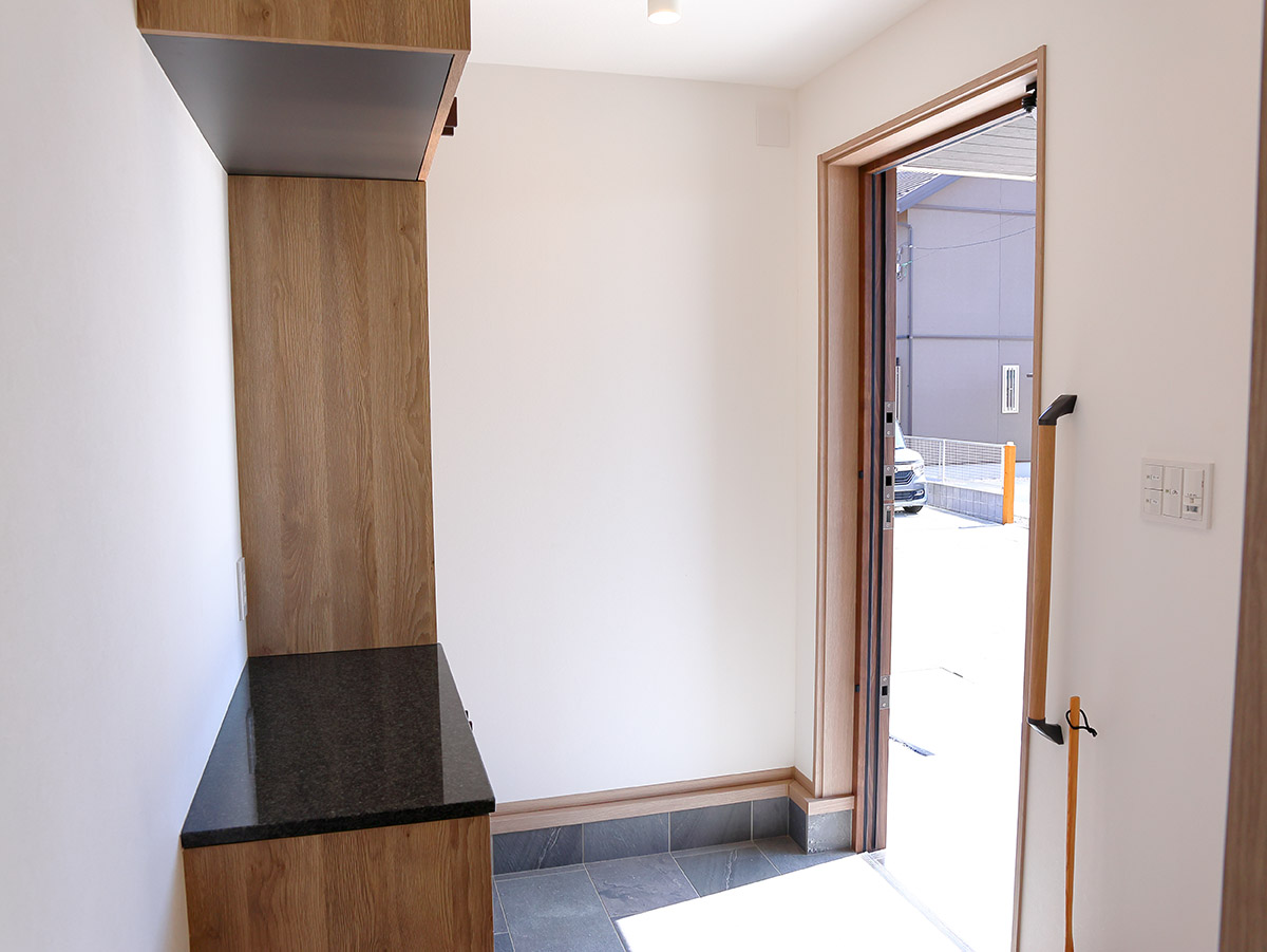 内側から見た玄関です。