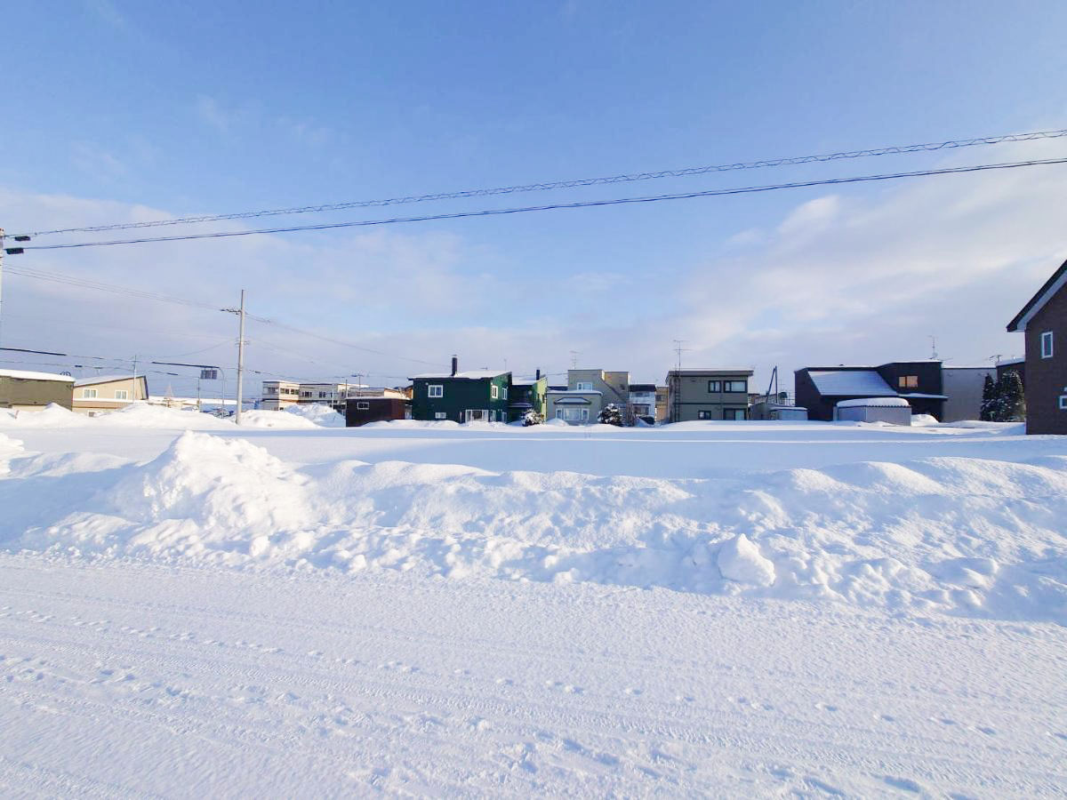 南西側道路の土地です！　