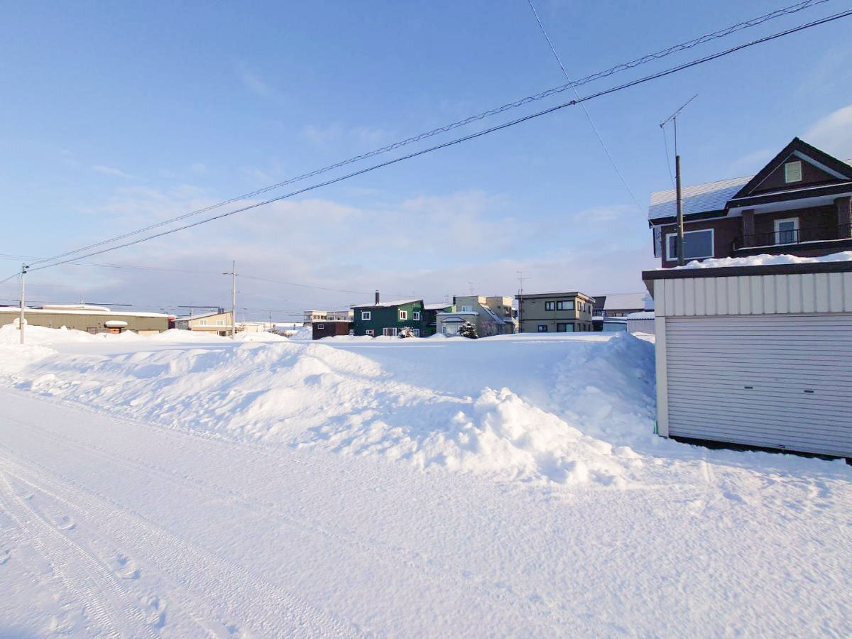 南西側道路の土地です！　