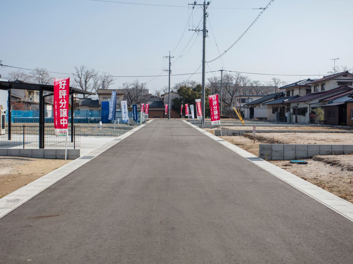 前面道路を含んだ現地の様子です！　