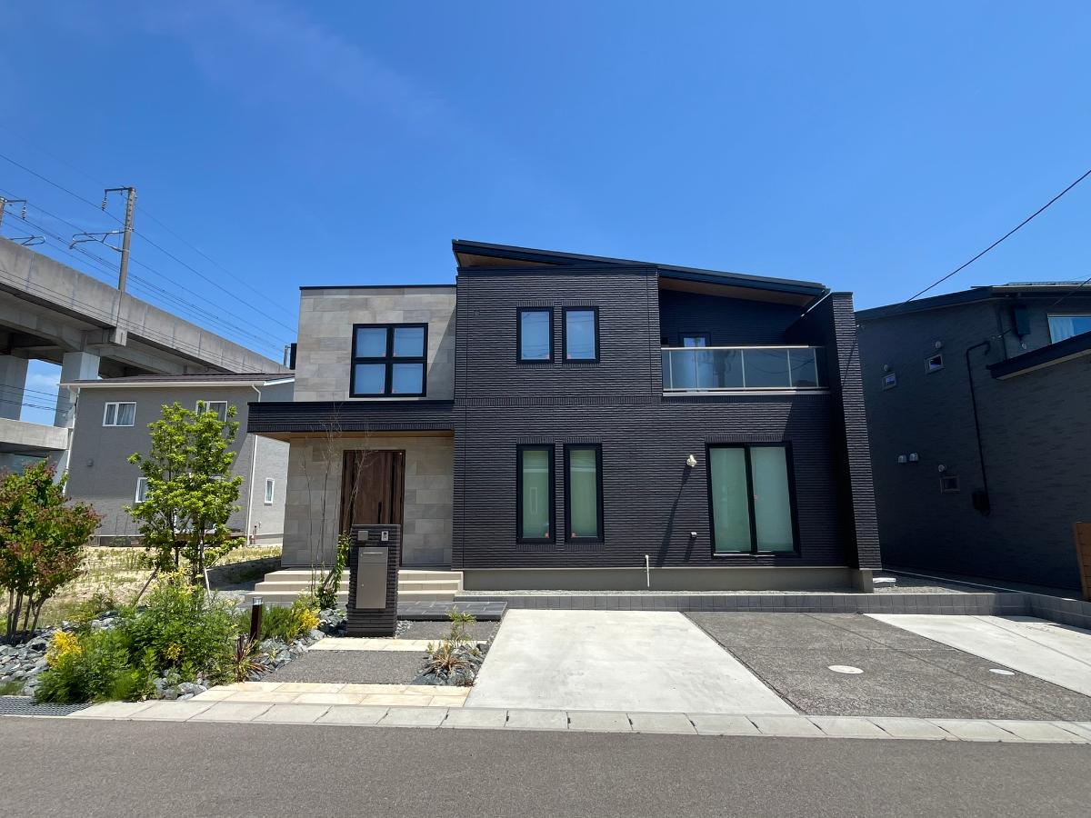 伊達市中道 分譲住宅 モデルハウス 区画番号No.6 外壁は全面タイル張り