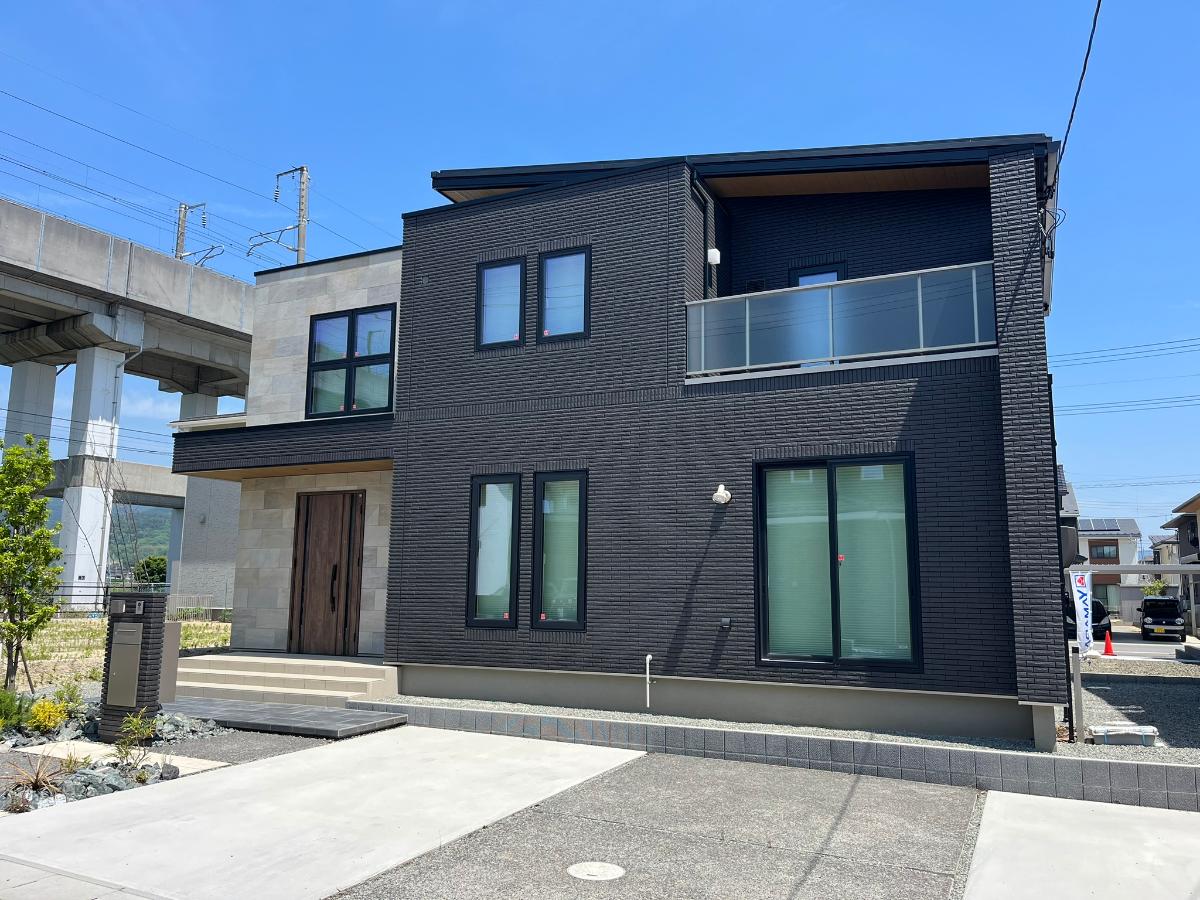 伊達市中道 分譲住宅 モデルハウス 区画番号No.6 ブラックのタイルが基調です♪