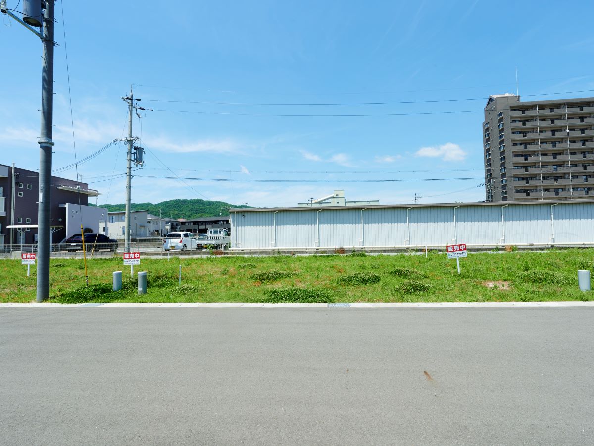 区画3：143.23㎡（43.32坪）お家のレイアウトが考えやすい、きれいな四角い整形地です。　