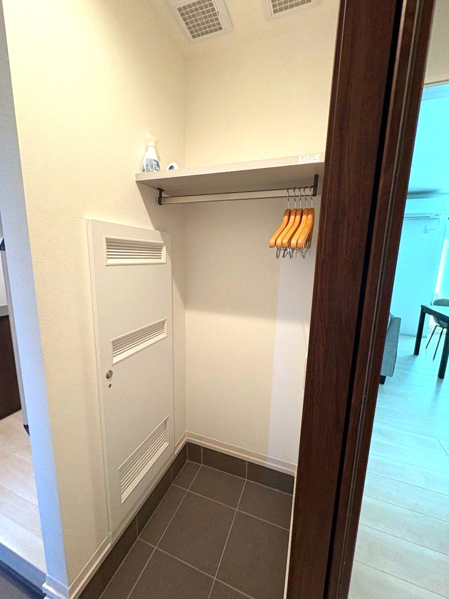 八王子丹木町分譲住宅 モデルハウス 区画番号No.1 玄関横にシューズクロークがついているので、片付いた玄関がキープできます。