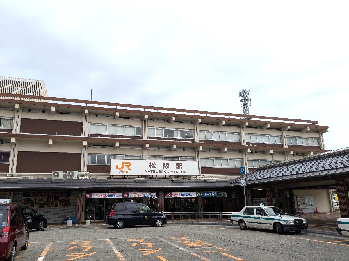 JR紀伊本線/近鉄山田線 松阪駅まで約2.1km(徒歩27分/車で約7分) JRと近鉄の2路線が利用でき、津・伊勢・名古屋方面へのアクセスもスムーズです。