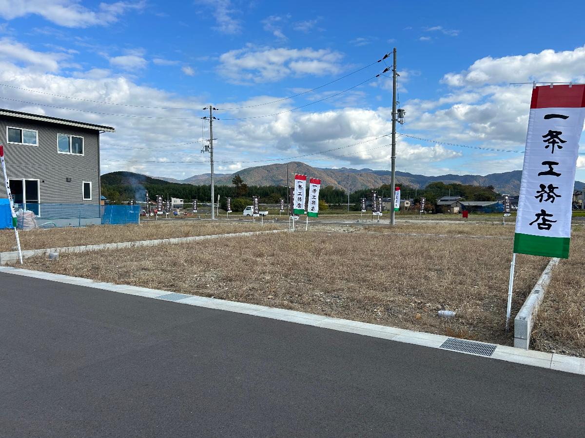 全区画40坪以上でゆったりです。　