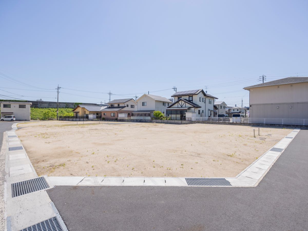 区画7：180.31㎡(54.54坪)　開放感のある角地です！　